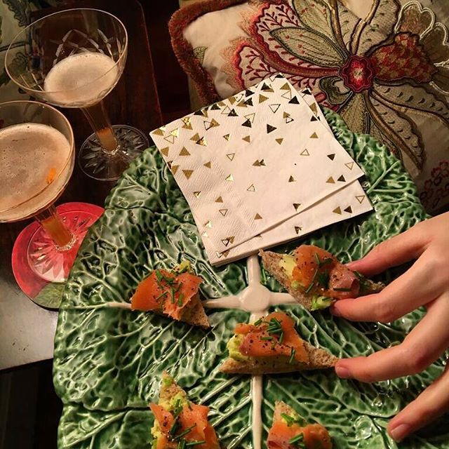 Champagne cocktails and smoked salmon canapés - more 80th birthday celebrations! At that age, multiple celebrations are a must! #happybirthday #merimeriparty #champagne #thatsdarling #birthdaycelebration #canapes #yummy