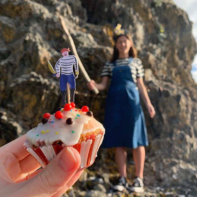 That’s it from our Pirate Party! We hope you had as much fun as we did and feel inspired to throw your own swashbuckling celebration with @merimeriparty partyware. See you on our next adventure! 🏴‍☠️#merimeri #merimeriparty #singaporeshopping #pirates #pirateparty #piratepicnic #beachpicnic #beachparty #cupcake #partyideas #gooddesign #giftideas #partyware #childatheart #ig_food